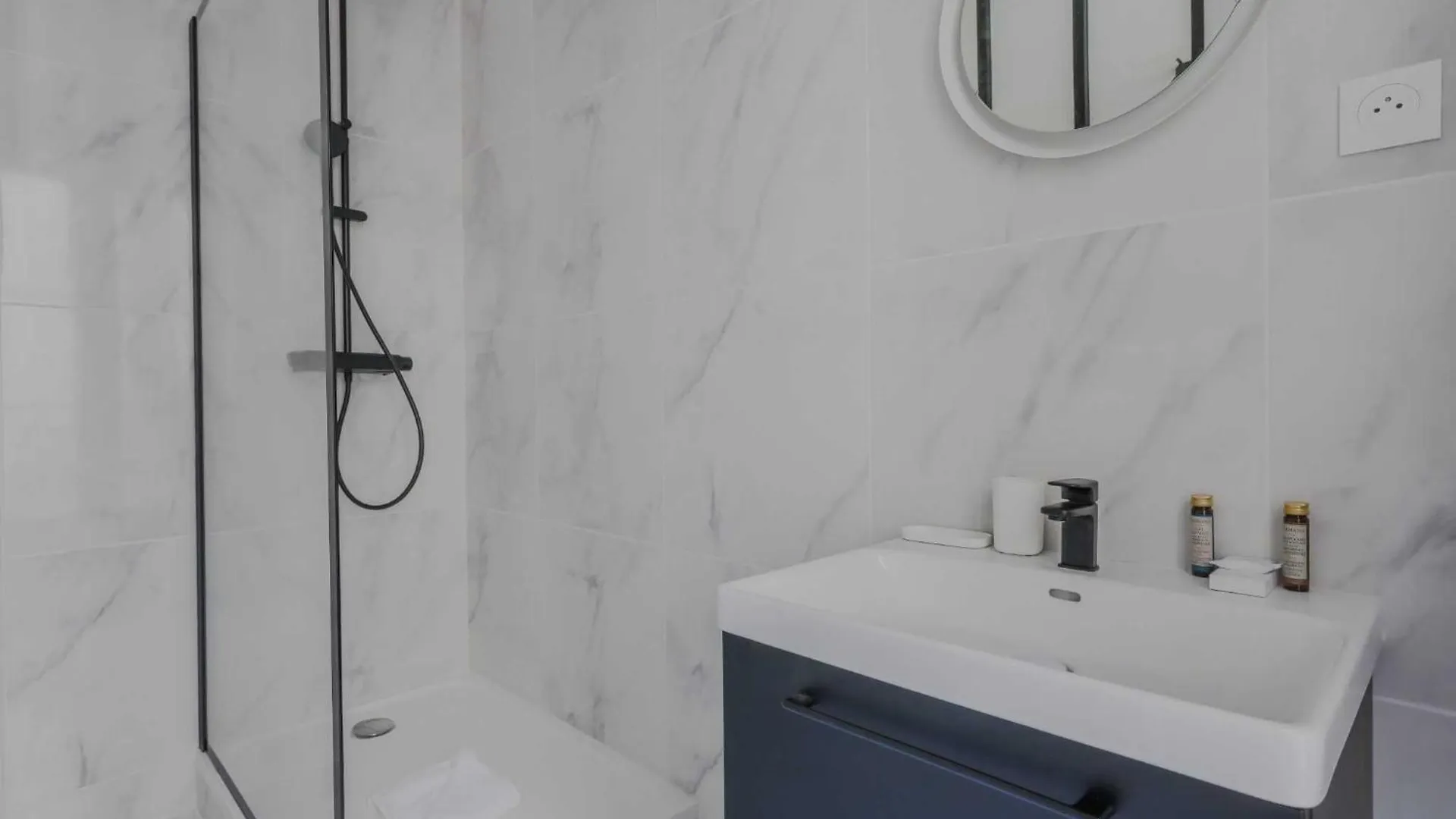 Charming Apartment- 1Br-2P- Montparnasse Paris France